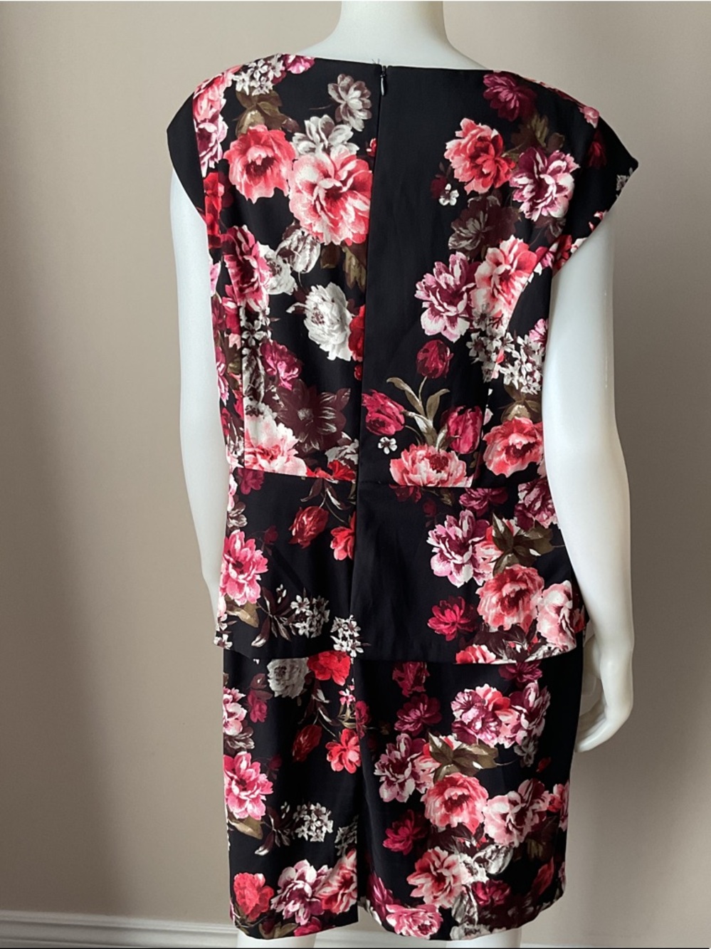 Ricki's Floral Dress - Picture 3 of 9